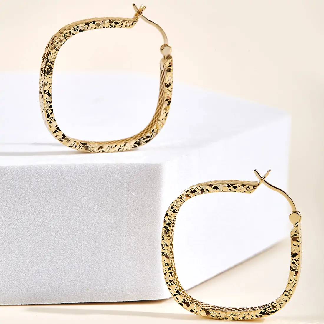 18K crushed ice earrings 5g frame square size 27mm