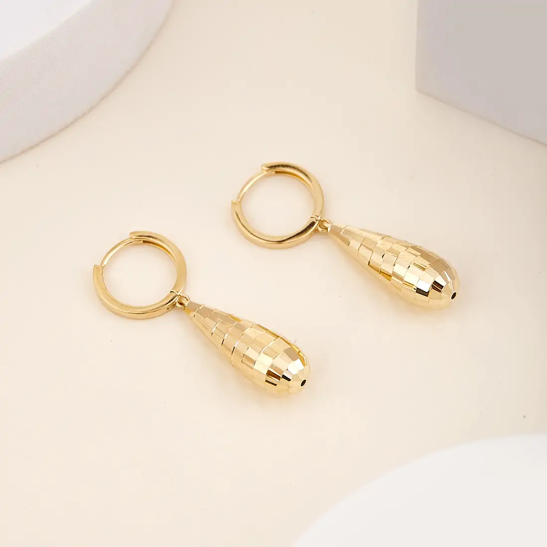 18K yellow earrings 3.5g